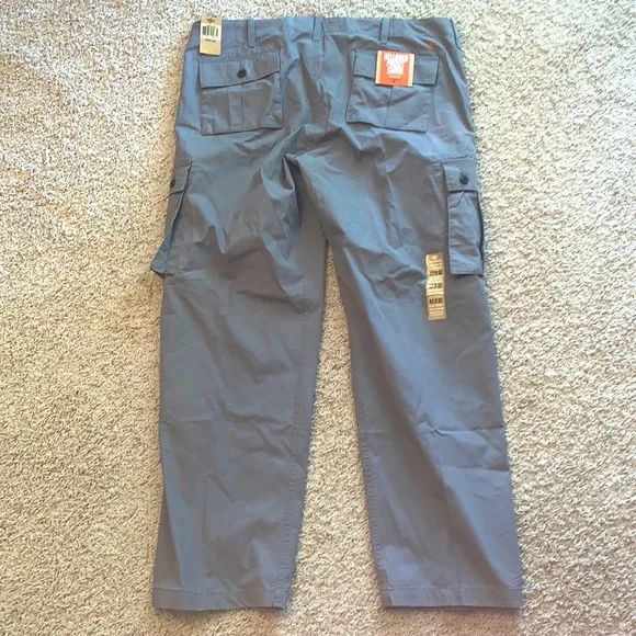 NEW⭐️DOCKERS⚓️Cargo Pants 42 X 32 Gray😎 - Picture 2 of 13